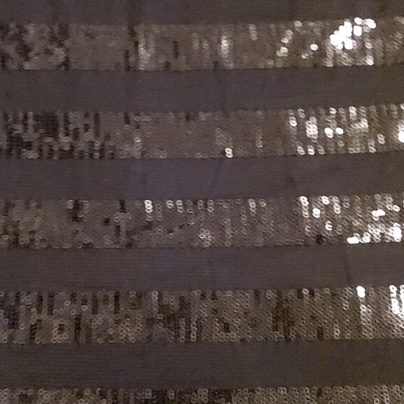 Banana Republic sequined tee - Picture 2 of 5